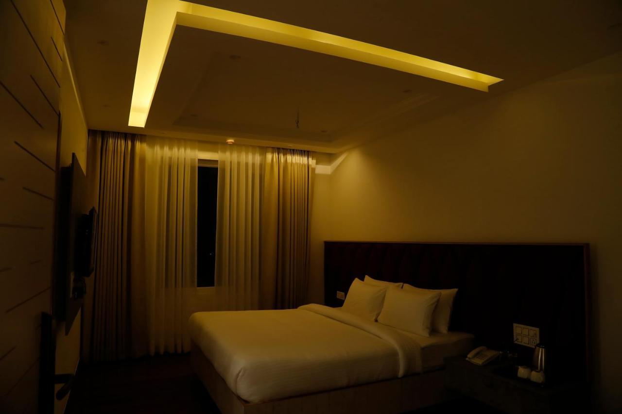 Dayal Hotel Una (Himachal Pradesh) ภายนอก รูปภาพ