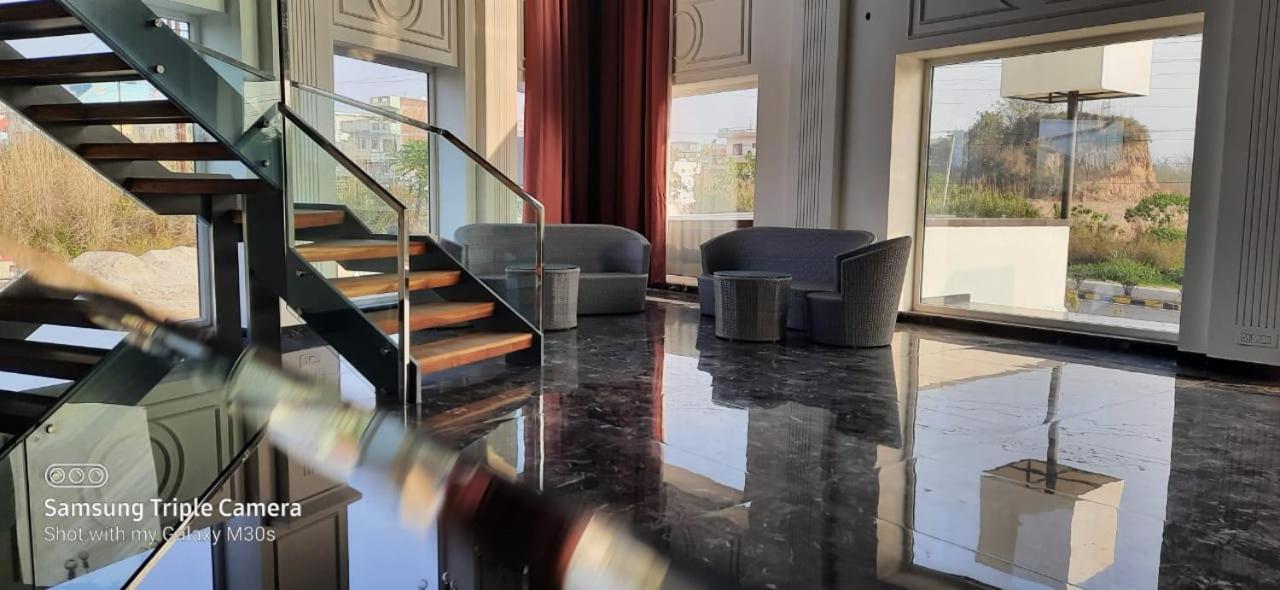 Dayal Hotel Una (Himachal Pradesh) ภายนอก รูปภาพ